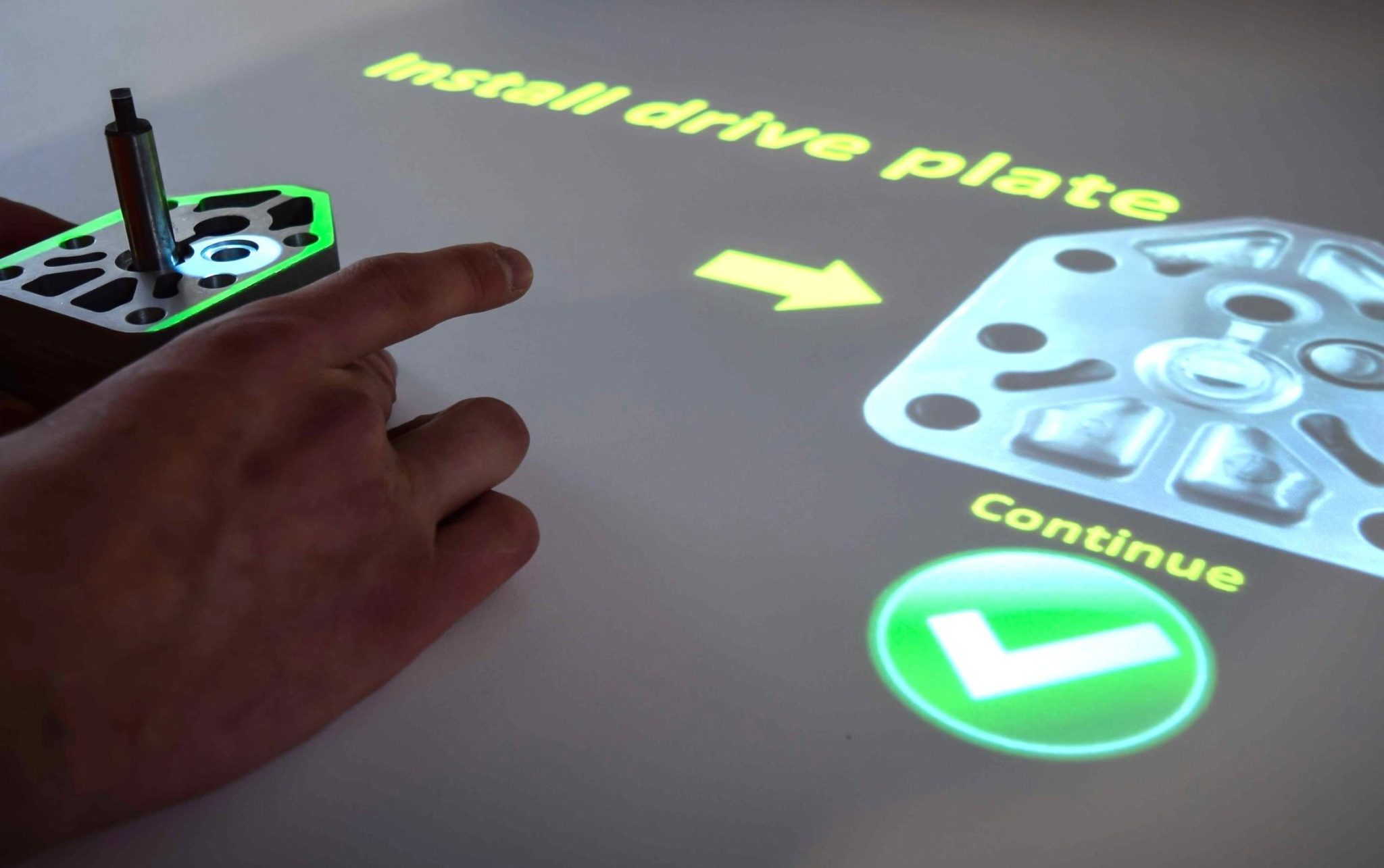 6 Uses of Augmented Reality for Manufacturing In Every Industry