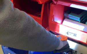 Projected augmented reality bin picking with ProGlove